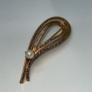 Vintage Modernist Gold tone Faux Pearl Brooch